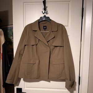 GAP Women’s Cropped Trench Coat Size XL Tan